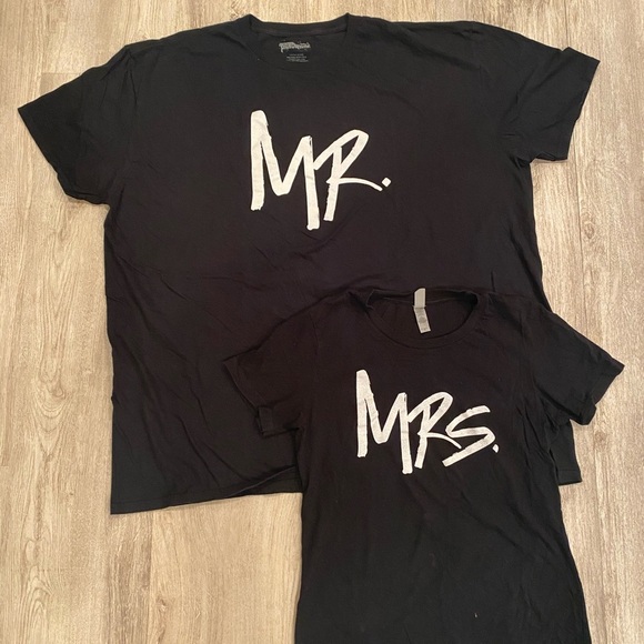 BUNDLE of 2 MR & MRS couple matching black shirts - Picture 2 of 5